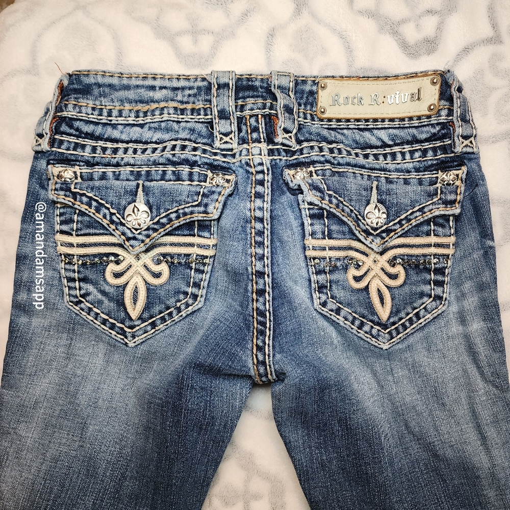 ROCK REVIVAL WOMAN'S JEANS Size: waist 25